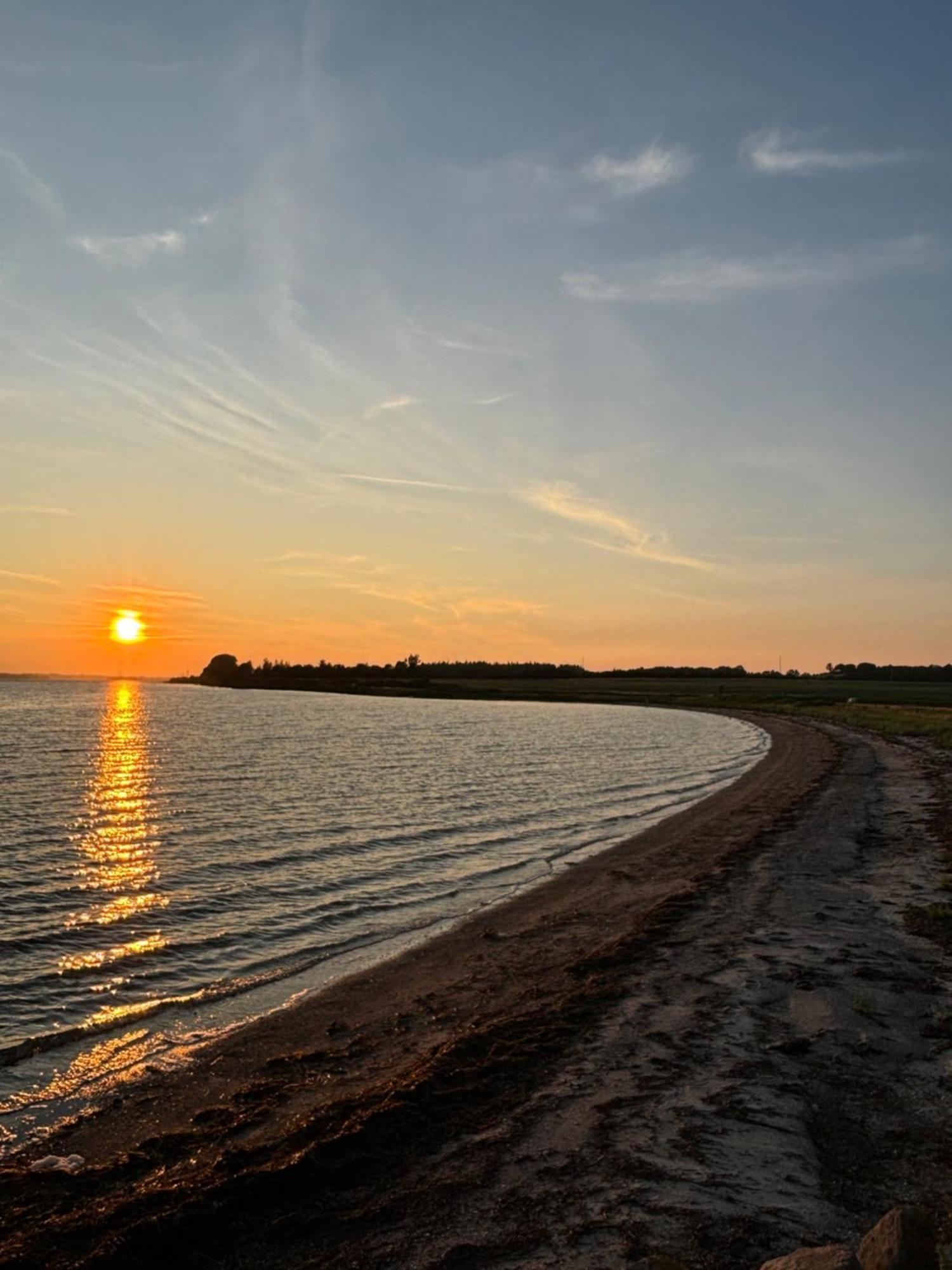 Nedlagt Gard I Naturen Med Ro Og Fred Og Samtidig Taet Pa Strand Og Fiskeri Og Indkobsmuligheder Nordborg Bagian luar foto